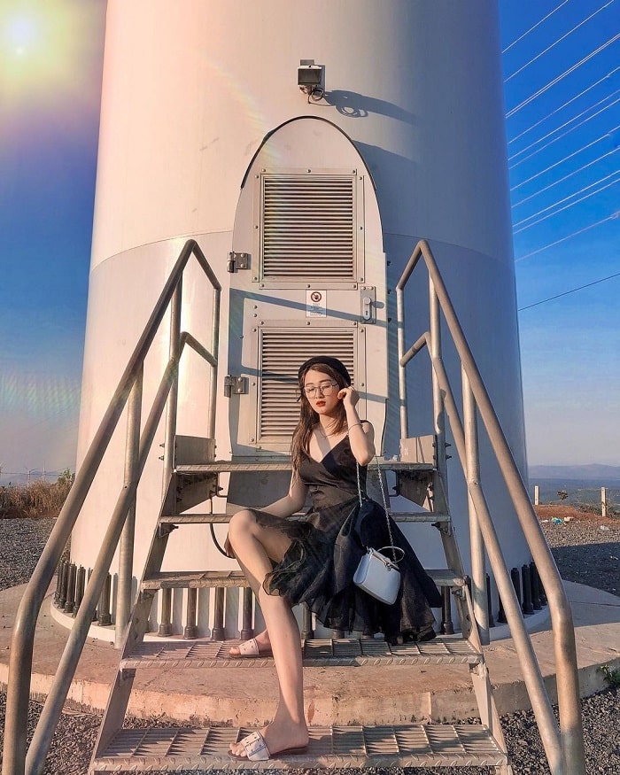 virtual living - a must-see at Ea H'leo Wind Turbine Field