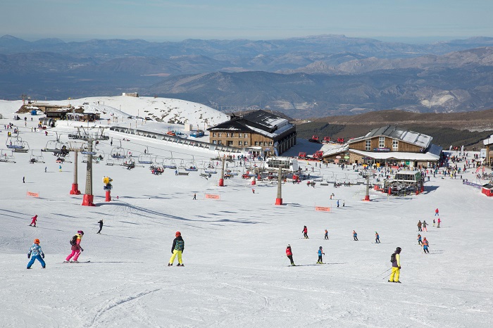 Thị trấn nghỉ mát trướt tuyết ở  Công viên tự nhiên Sierra Nevada