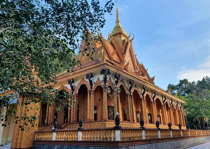 Những ngôi chùa đẹp ở Vĩnh Long nổi tiếng - Tòa chánh điện bên trong chùa Hạnh Phúc Tăng