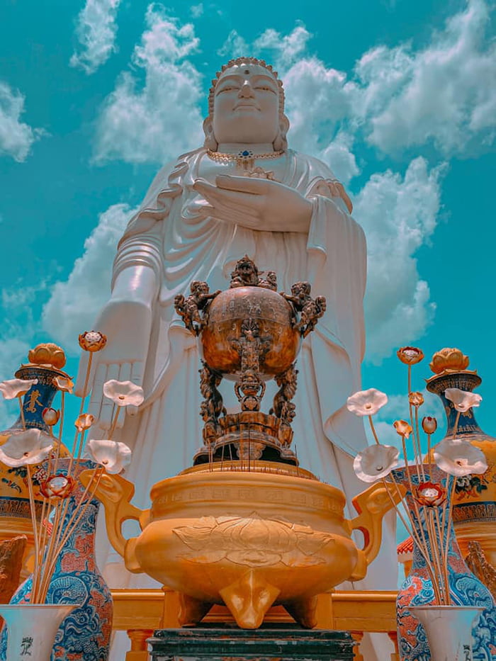 Chùa Phước Thành An Giang ngôi cổ tự tuyệt đẹp - Tôn tượng Phật tổ A Di Đà