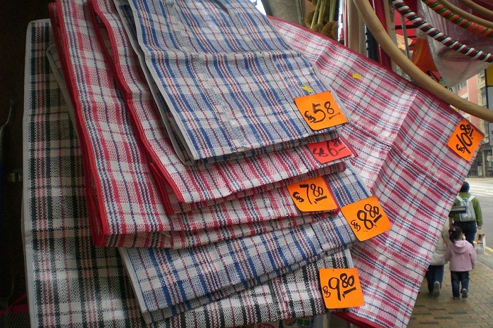 Túi đeo bằng vải - món quà lưu niệm nên mua tại Hong Kong