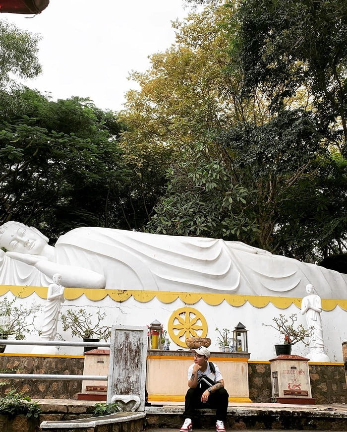 Reclining Buddha statue - impressive works at Thich Ca Phat Dai 
