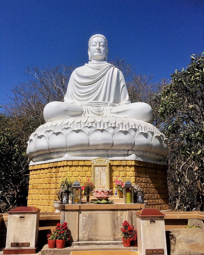 tượng Phật tọa đài sen - công trình độc đáo tại Thích Ca Phật Đài 