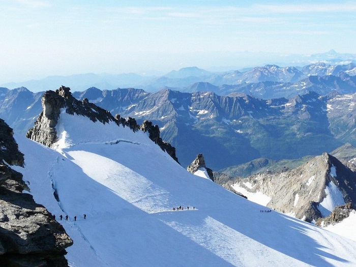 Những đỉnh núi phủ đầy tuyết - Vườn quốc gia Gran Paradiso nước Ý