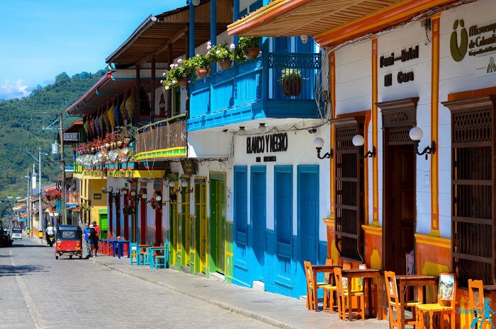 Những con phố đầy màu sắc ở Medelline - Du lịch Medellin