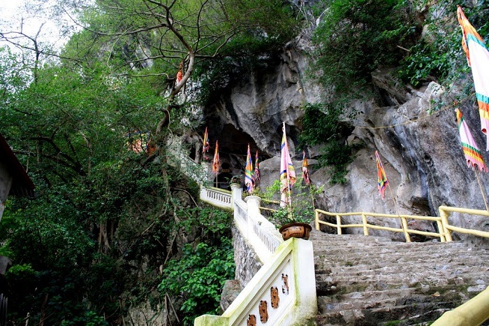 lối vào di tích chùa Tiên Lạng Sơn