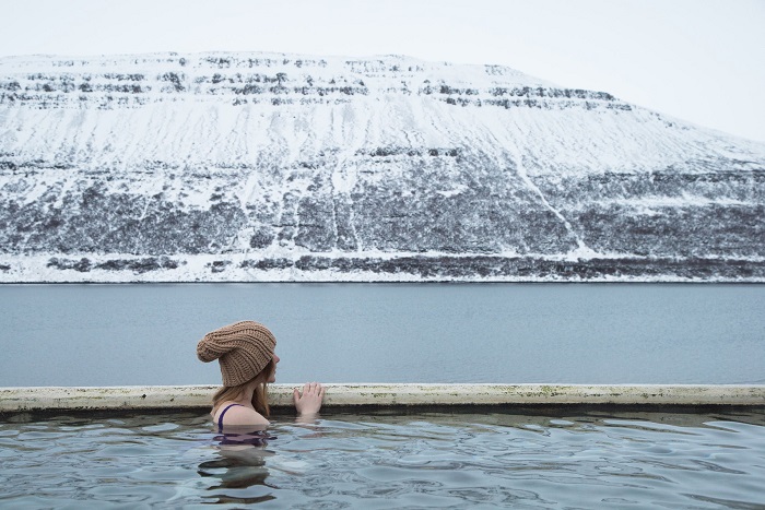 Nhiều hồ bơi nước nóng được tìm thấy ở Westfjords - Du lịch Iceland