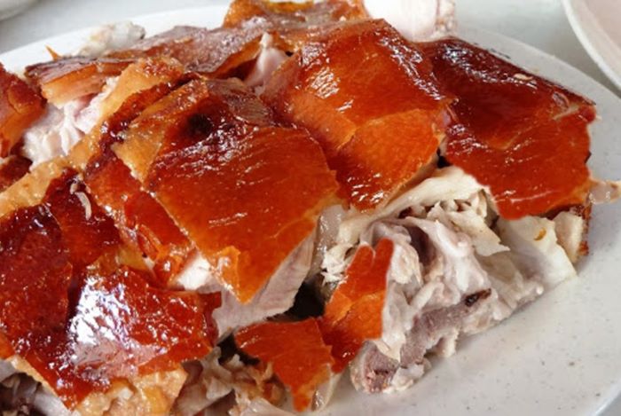 Thịt quay Lạng Sơn - Đặc sản ngon khó cưỡng gần cột cờ Phai Vệ