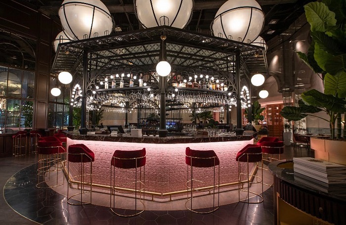 Quầy bar sang chảnh ở BiBo Doha  - trải nghiệm ăn uống sang chảnh tại Qatar