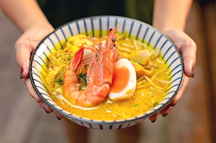 Món laska là một món ăn nổi tiếng của Malaysia - 10 trải nghiệm ẩm thực hàng đầu thế giới