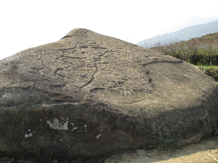 Khám phá vẻ đẹp của bãi đá cổ Nấm Dẩn Hà Giang