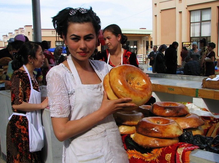 Uzbekistan có rất nhiều loại bánh mì  - ẩm thực Uzbekistan