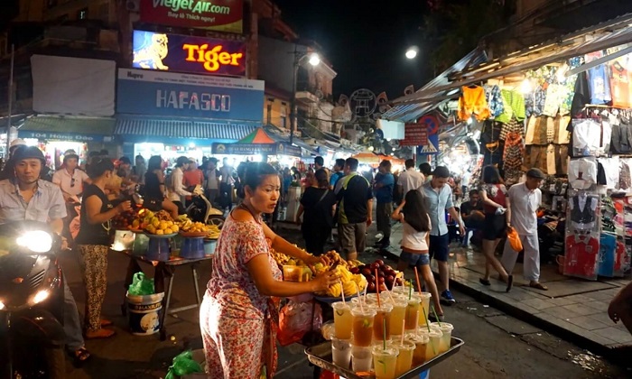 Night markets in Binh Duong - My Phuoc night market