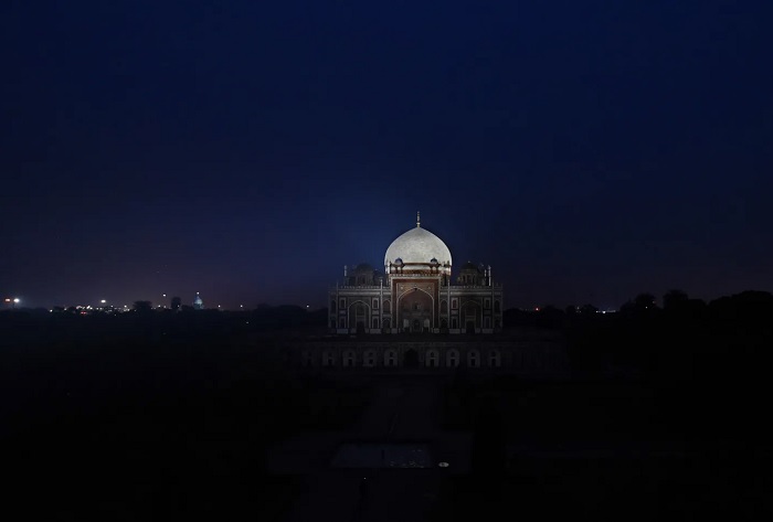 Lăng mộ Humayun huyến bí và mê hoặc trong bầu trời tối ở Delhi - hoạt động du lịch ở Delhi