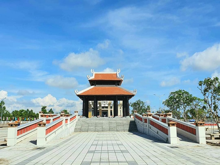 Temple of King Hung Can Tho - visit
