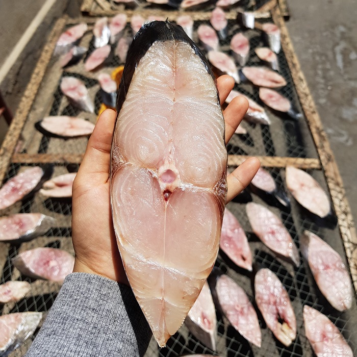 What to buy in Da Nang tourism as a gift?  - Mackerel fishing for a sunny day