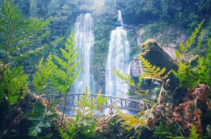 Where is Tien Deo Gio waterfall tourist area?