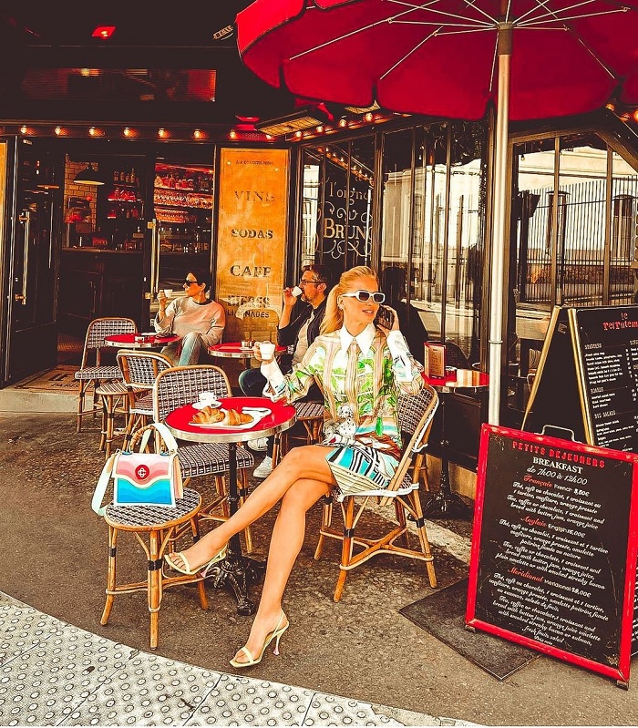 Một quán cafe điển hình mang phong cách Pháp - quán cafe đẹp ở Paris