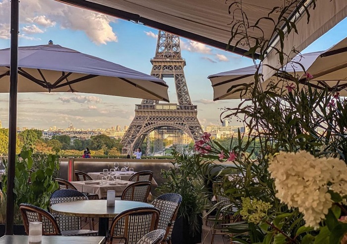 quán cafe đẹp ở Paris - Cafe de l'Homme có tầm nhìn ra tháp Eiffel