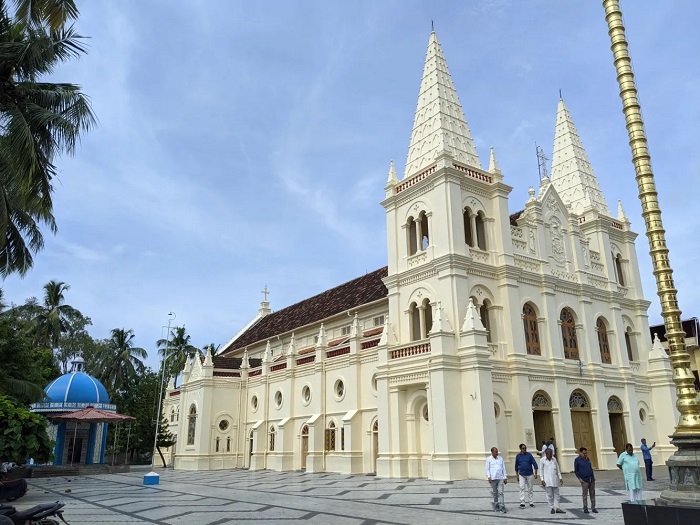 Nhà thờ chính tòa Santa Cruz - du lịch Kochi Ấn Độ