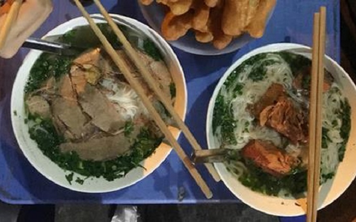 Hanoi night restaurant - Hang Bac noodle soup