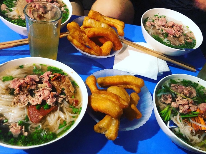 Hanoi night restaurant - Hang Chieu noodle soup