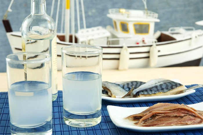 Đồ uống đặc biệt souma của đảo Chios Hy Lạp