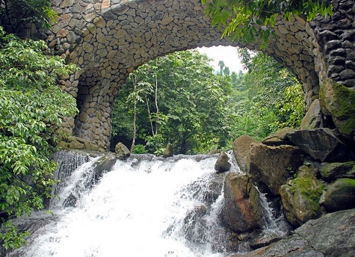 thác nước ở Hoà Bình - thác suối Trạch