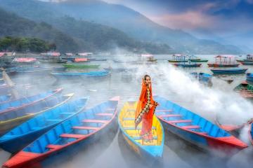Hồ nước Phewa Nepal: tấm gương khổng lồ trên cao nguyên
