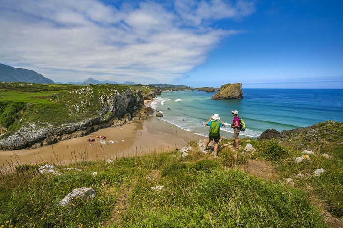 Bờ biển Asturian màu xanh ngọc tuyệt đẹp - kỳ quan thiên nhiên của Tây Ban Nha