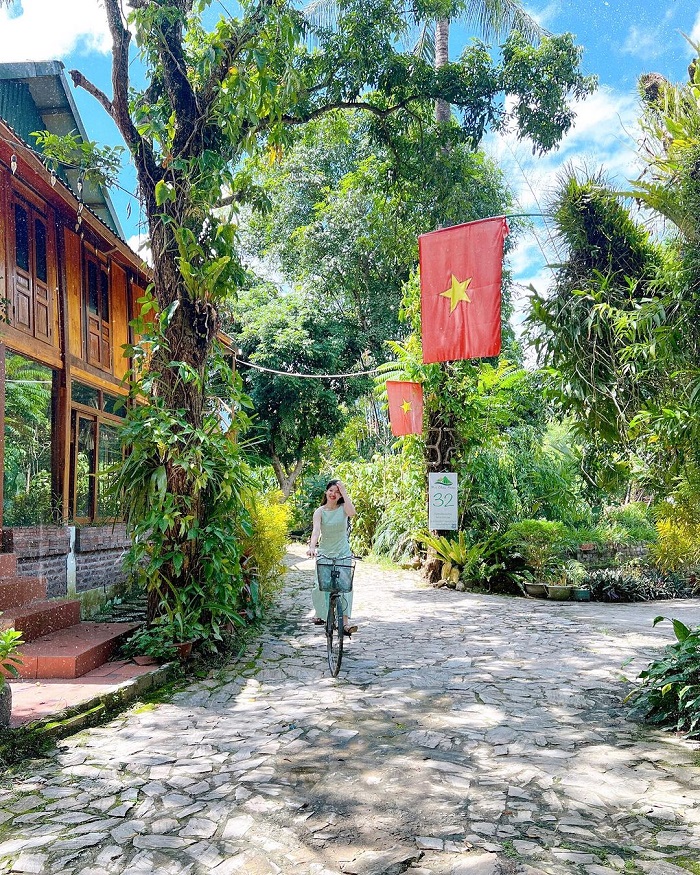 Bản Lác là bản làng đẹp của người Thái được nhiều du khách yêu thích