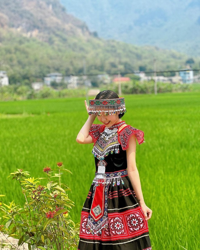 Bản Lác là bản làng đẹp của người Thái mang đến nhiều trải nghiệm hay ho