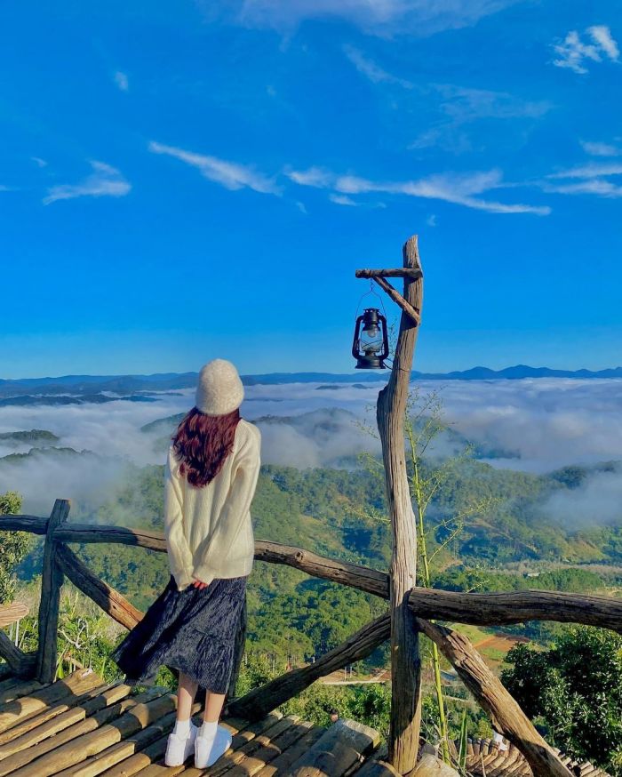 October cloud hunting outfit in Da Lat