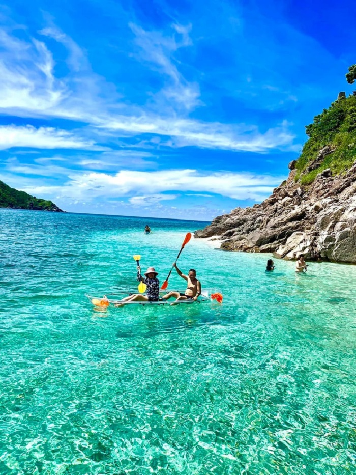 tham gia chèo thuyền kayak ở Côn Đảo 