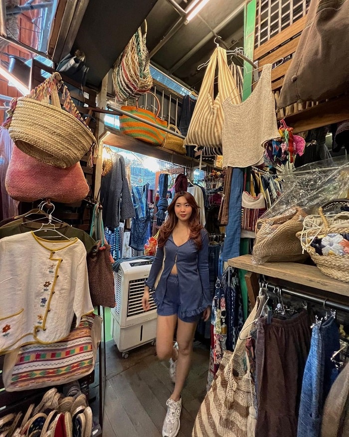 Check in ở chợ cuối tuần Chatuchak Thái Lan 