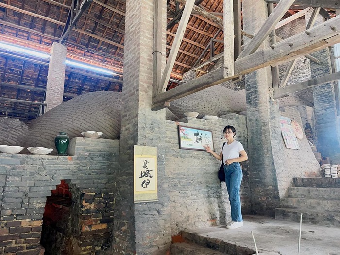 Tieu Dao Bat Trang Pagoda - Pottery Village