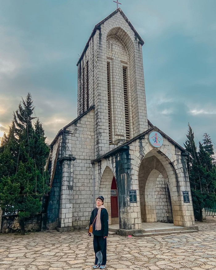 Nhà thờ đá là công trình kiến trúc đẹp ở Sapa được du khách yêu thích