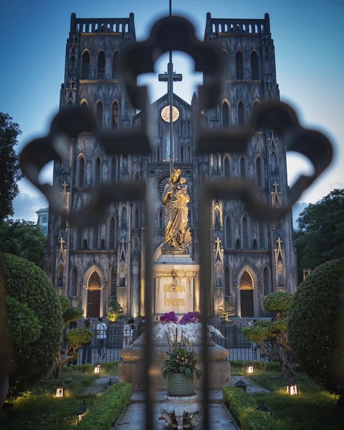 Nhà thờ lớn Hà Nội là công trình kiến trúc Gothic ở Việt Nam nổi tiếng
