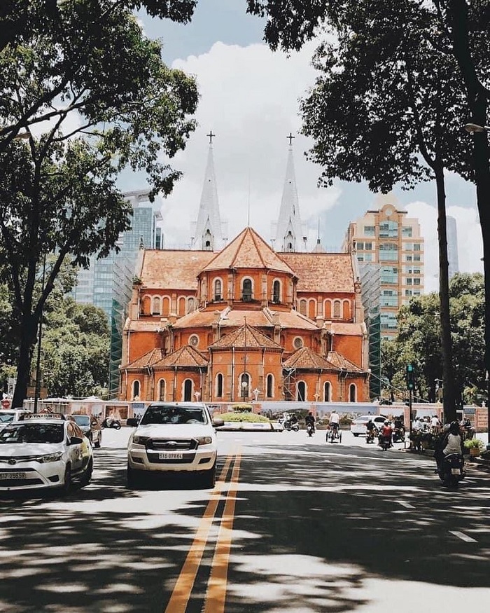 Nhà Đức Bà Sài Gòn là công trình kiến trúc Gothic ở Việt Nam nằm ở quận 1