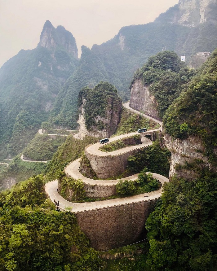 Tianmen Mountain Road là cung đèo đẹp trên thế giới nằm ở Trung Quốc