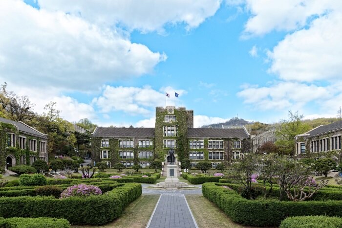 Đại học Yonsei (Cơ sở Sinchon) - địa điểm quay phim Hàn Quốc nổi tiếng