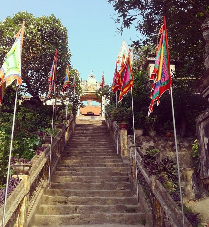 Spiritual tourist destination in Thanh Hoa - Doc Cuoc temple