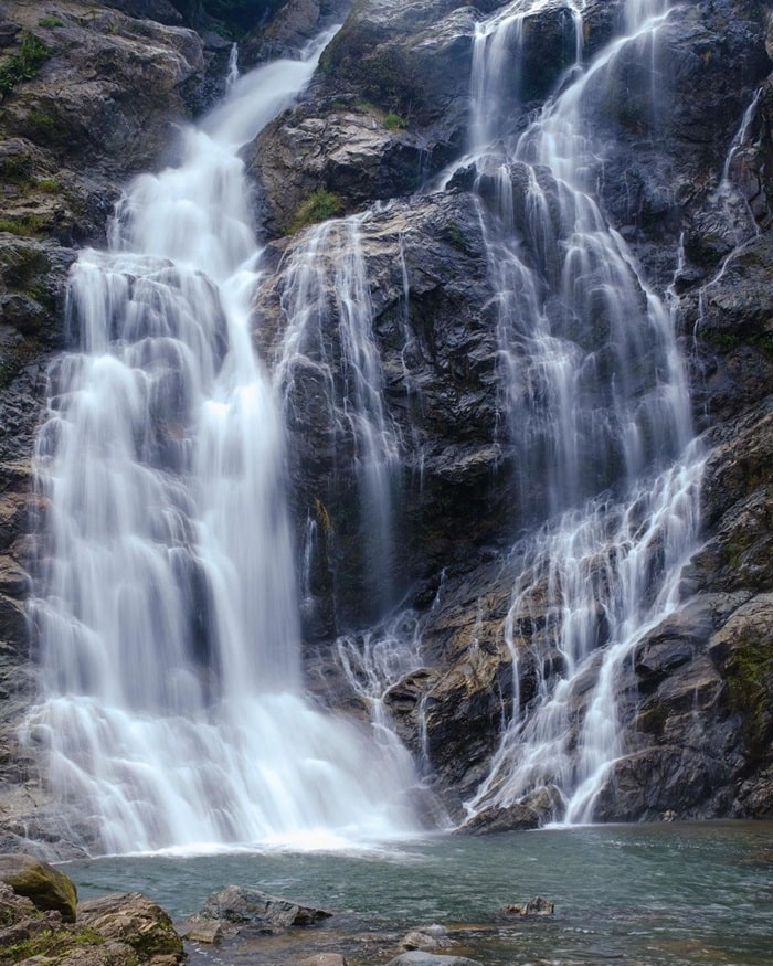 Tan Lac Hoa Binh tourist destination - Moon waterfall