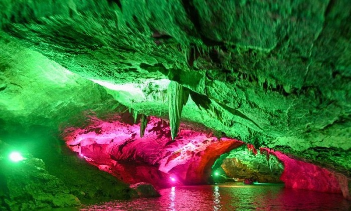 Tham quan hang nước Benxi Liêu Ninh