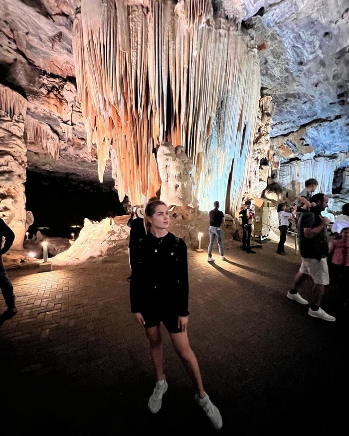 Khám phá hang động Cango Nam Phi