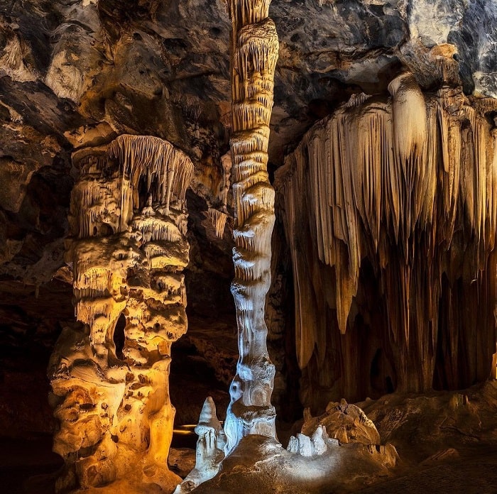 Vẻ đẹp của hang động Cango Nam Phi