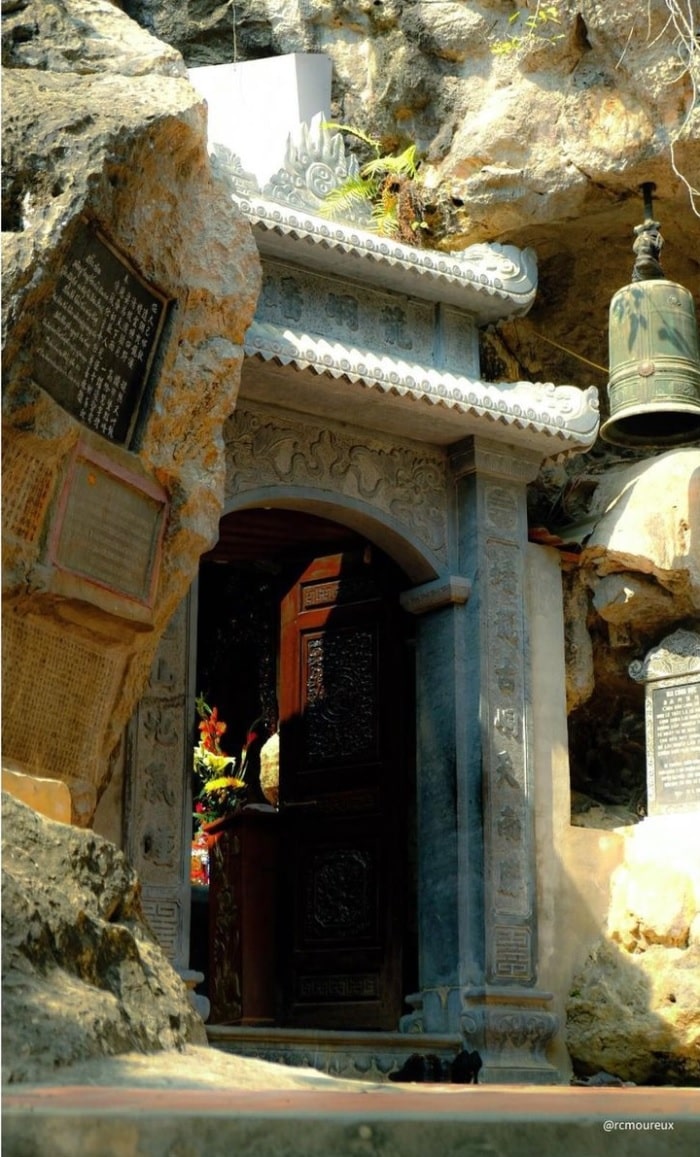 kinh nghiệm du lịch Hoa Lư Ninh Bình - chùa Bàn Long