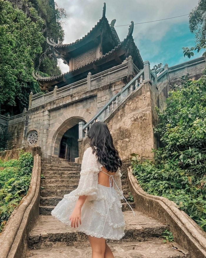 Hoa Lu Ninh Binh travel experience - Am Tien cave