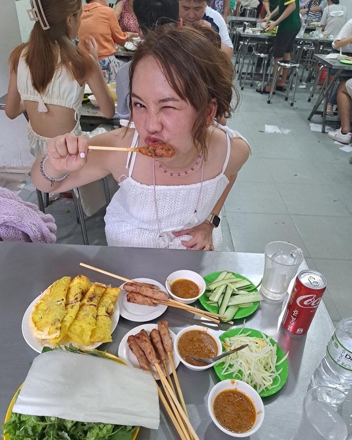 Banh Xeo Ba Duong - Delicious banh xeo restaurant in Da Nang