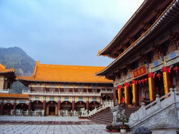 Linh Nham Sơn Tự - ngôi chùa Đài Loan nổi tiếng 